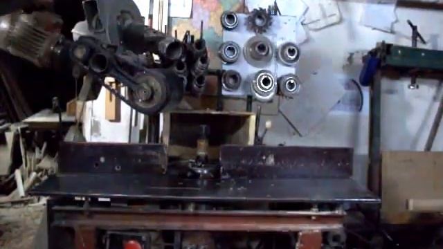 Саморобний вертикально фрезерный станок по дереву смотреть онлайн