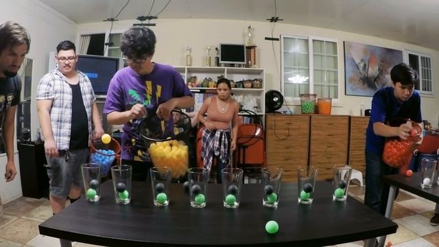 Bouncer | Exciting Ping Pong Team Relay Game! (Minute to Win It) смотреть онлайн