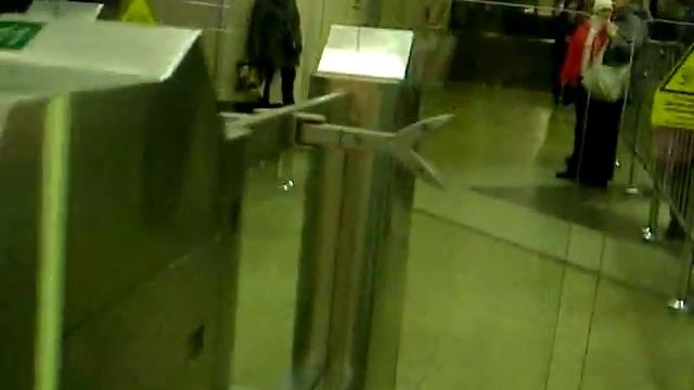 Метро Комендантский Проспект и Комендантская площадь СПб смотреть онлайн