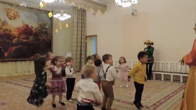 Весёлая пляска малышей смотреть онлайн