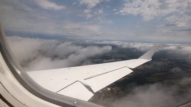 Bombardier CRJ 700 Landing (Lyon Airport) смотреть онлайн