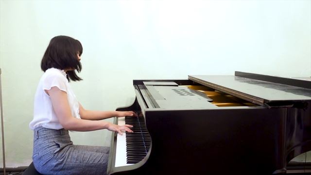 Chopin Nocturne Op.27 No.1 on 1900 Blüthner or 1970 Steinway Piano? | Tiffany Vlogs #77 смотреть онлайн