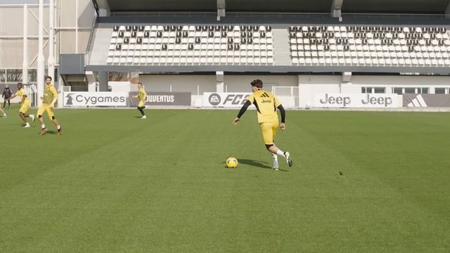 What's your football idol? | Training Session ahead of Derby d'Italia ? #InterJuve смотреть онлайн