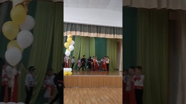 Танец коренных народов РФ. г.Ершов 12.05.2022 г. смотреть онлайн