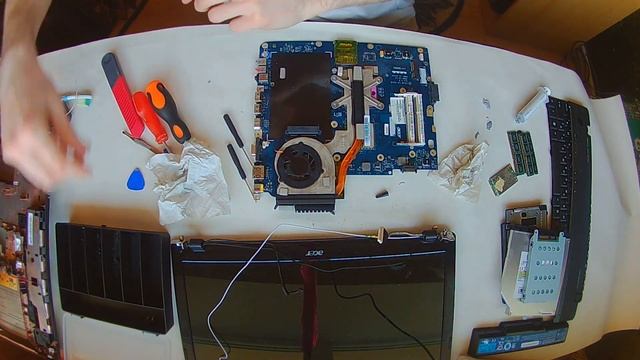 Disassembly Cleaning Acer Aspire 5737 Z Part 5 - Replace Thermal Paste On A CPU And Install Heatsin