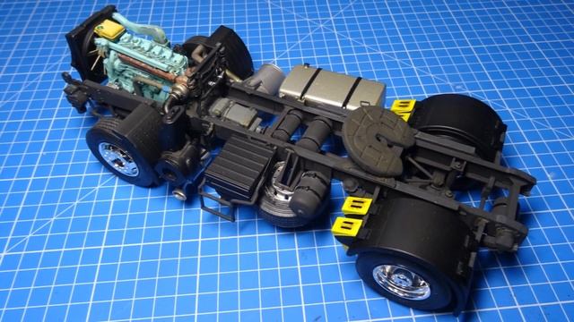 1:24 Italeri Volvo FH12 / FH16 XL70 Spraycan Power Show Truck How To Build / Baubericht