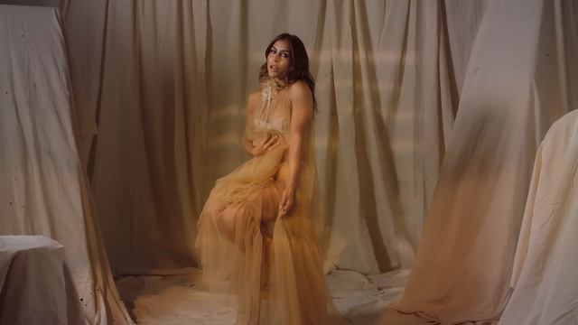 María León - Ayer Lloré смотреть онлайн