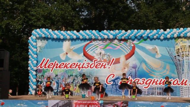 Детский хореографический коллектив "Кнопочки" - танец "Пчелки" смотреть онлайн