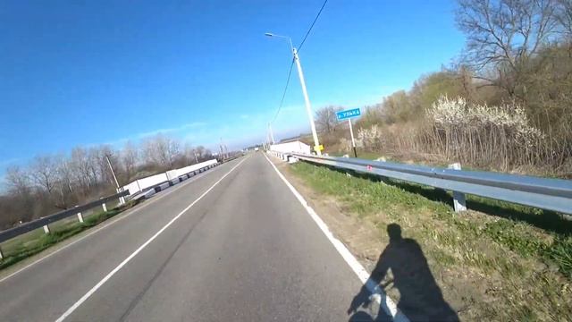 Весенний велопоход на рыбалку в клёвое место / 120 км на велосипеде /горы на горизонте / цветущий Ю смотреть онлайн