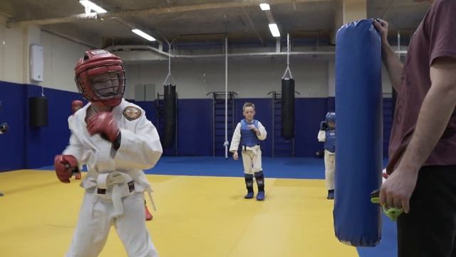 SportsTrio Строгино. Рукопашный бой смотреть онлайн