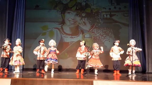 Станислав Аханов.Детский ансамбль народной песни "Раёк". "По малину в сад пойдем" смотреть онлайн