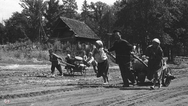 Дети чуть не утопили полицая в реке смотреть онлайн