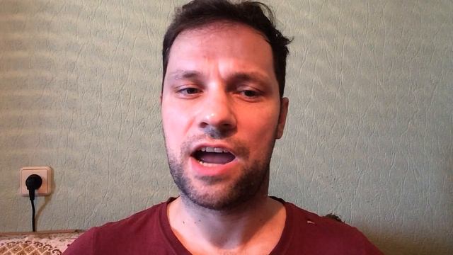 Талантливый парень поет караоке на английском, певец по призванию поет на английском песню смотреть онлайн