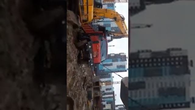 Татра 815 скатилась в котлован. TATRA. смотреть онлайн