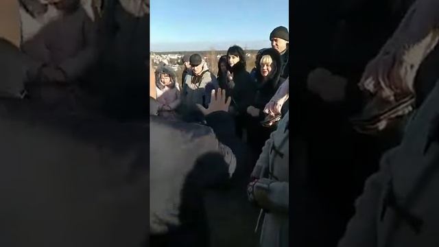 СХОДИ ПРОТИ ДІТЕЙ ТА ДОРОСЛИХ !!! смотреть онлайн