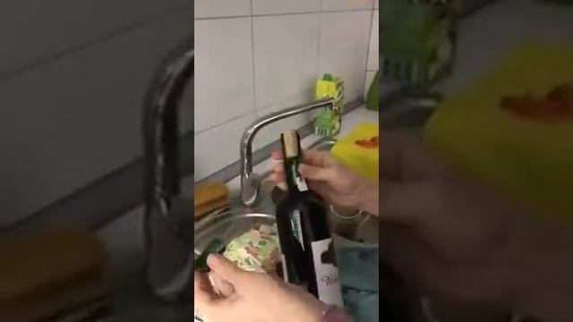 ЛАЙФХАК!!! Как открыть бутылку вина без штопора смотреть онлайн