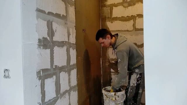 Черновая отделка санузла. Грунтуем, шпаклюем, штукатурим. Продолжаем ремонт на даче. смотреть онлайн