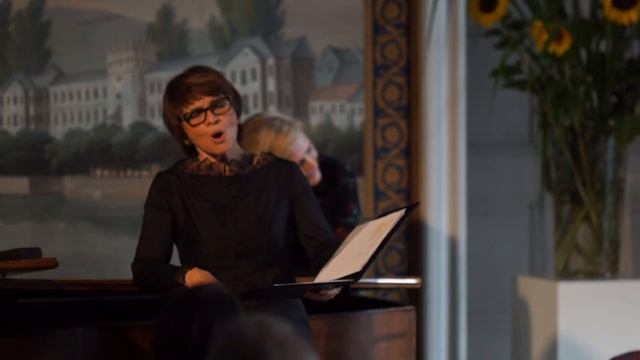 Annette von Droste-Hülshoff: Wiegenlied смотреть онлайн