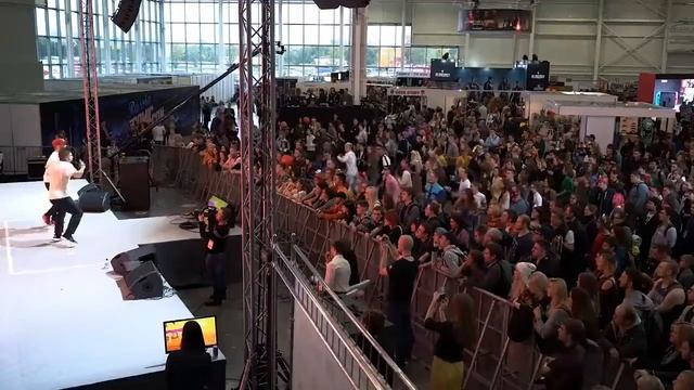 ТАНЦУЮЩАЯ ШКОЛА JUST DANCE 2018 смотреть онлайн