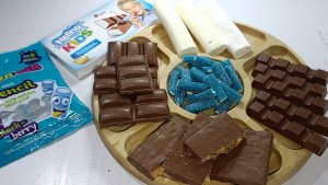 Асмр Шоколадный🍫 приятные звуки, распаковка и раскладывание уникального шоколада, для релакса🥰