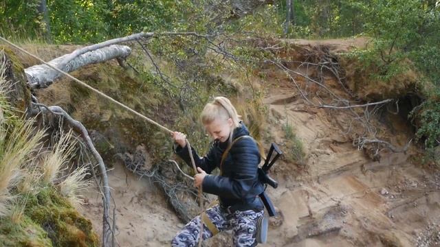 Съёмка Кати в образе Лары Крофт, лазаем по военному форту (перезалив) смотреть онлайн