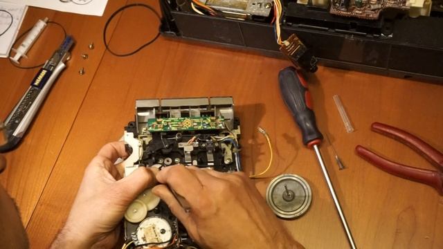 Замена подмоточного ролика в протяжке Sharp GF-9696, Sharp GF-9191, Sharp GF-9292, Sharp GF-9494. смотреть онлайн