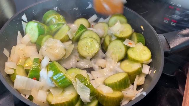 Что ели русские дворяне? Кулинарный словарь 1796г Вареный говяжий язык с жаренными огурцами! смотреть онлайн