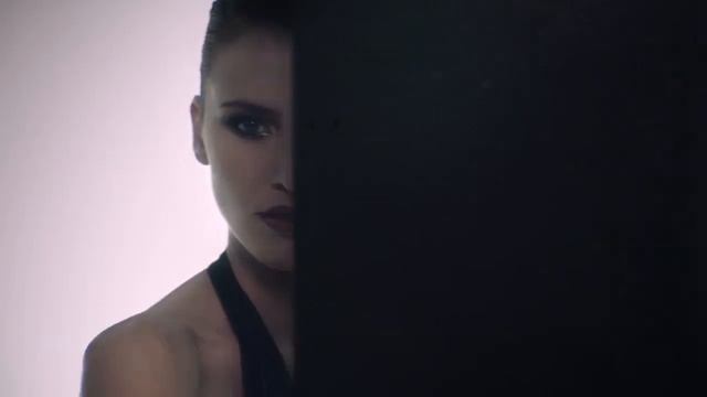 Commercial Vamp! Eyeshadow blue смотреть онлайн