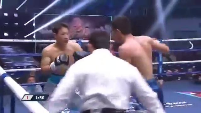 Молодой боксер Мухаммад Якубов из Таджикистана.