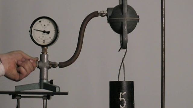 МАГДЕБУРГСКИЕ ПОЛУШАРИЯ.ФИЗИКА.ХРОНИКА смотреть онлайн