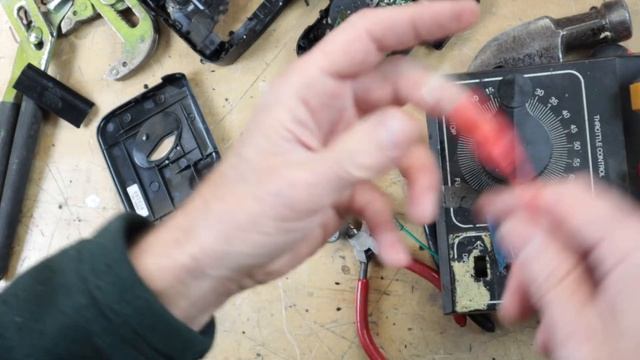 Gutting a Walkman EX 102 смотреть онлайн