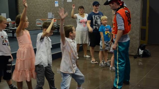 Аниматор - пират проводит День рождения в ТЦ "РИО" 07.08.2013 Нижний Новгород смотреть онлайн