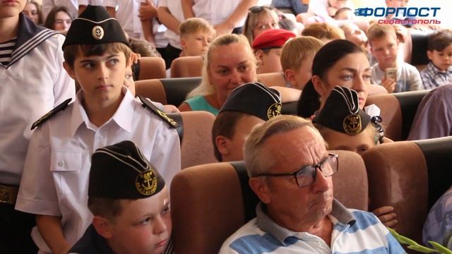 Севастопольский космонавт Антон Шкаплеров подарил свой скафандр музею смотреть онлайн