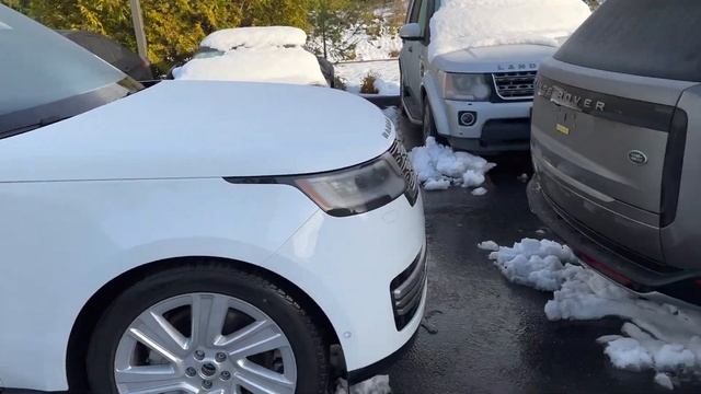 Ostuni Pearl White 2023 Range Rover SE P530 смотреть онлайн