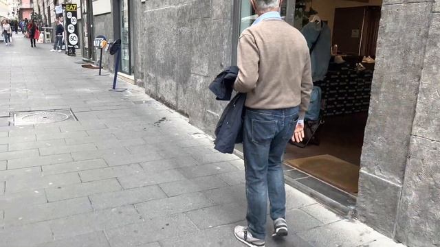 Итальянские магазины в Неаполе ?? ВЛОГ STREETSTYLE Naples смотреть онлайн