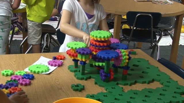 Smithville Primary Summer School смотреть онлайн