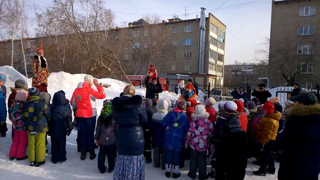 Празднование Масленицы 2017 в школе №85 "Журавушка", Новосибирск смотреть онлайн