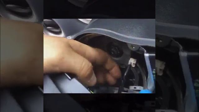 Как снять подушку безопасности Nissan Juke смотреть онлайн