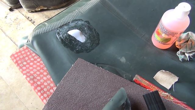 Как Заклеить ПВХ, болотники, Комбинизон, лодку смотреть онлайн