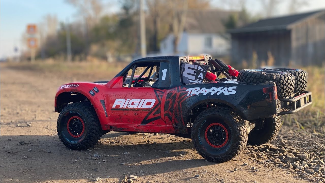 Race on the best short-course truck TRAXXAS UDR | Traxxas Unlimited Desert Racer | TOP RC смотреть онлайн