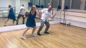 Супер зажигательный танец «твист» невесты с папой!