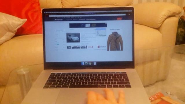 MacBook Pro 2017 With Touch Bar. Frozen - Epic Fail - Unresponsive.