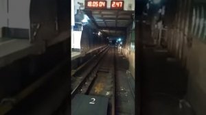 Оборотный тупик метро Москвы Новоясеневская с несколькими торможениями у тупика