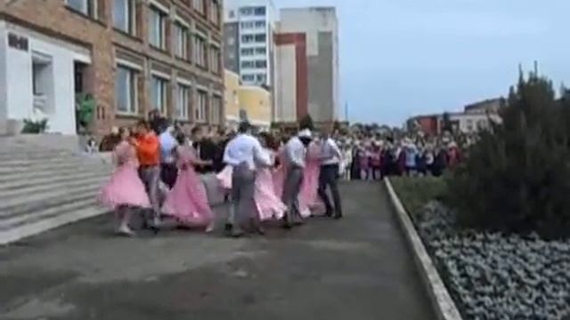 Полоцк. СШ №16 Выпуск 2013. Вальс смотреть онлайн