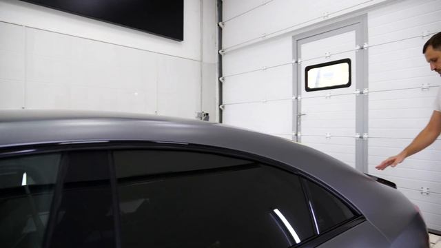 Зачем красить свою машину, когда есть виниловая пленка? Mercedes СLS AMG & Ford Mustang | Автовинил смотреть онлайн