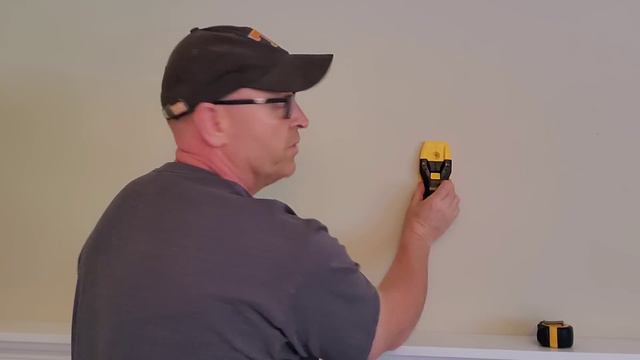 How to Use a Stud Finder смотреть онлайн