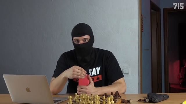 РОМАН НЕГОДУЕТ ИЗ-ЗА ИНОСТРАННЫХ ФАНАТОВ смотреть онлайн