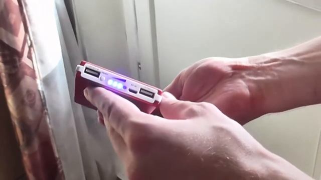 Внешнее зарядное устройство, зарядка от солнца смотреть онлайн