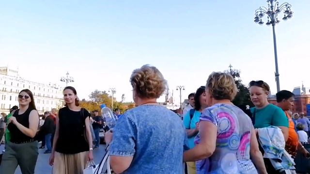 - Нам в однушке уже тесно. А у твоей мамы трёшка! #аудиорассказы смотреть онлайн