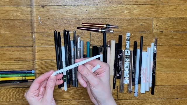 EYE PRODUCTS COLLECTION & DECLUTTER | PART 1 | Swatching All My Eyeliners | Low Buy/Budget Year смотреть онлайн